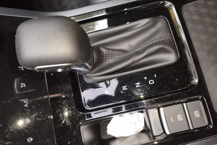 Used Chery Tiggo 5x 2025 1.5L CVT Excellence Edition Gear Lever