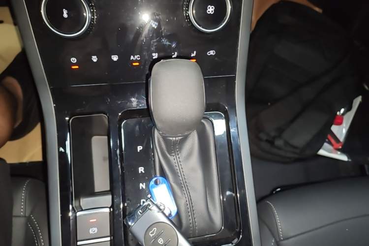 Used Chery Tiggo 5x 2025 1.5L CVT Excellence Edition Gear Lever