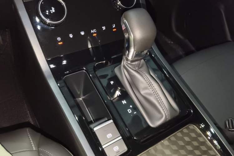 Used Chery Tiggo 5x 2025 1.5L CVT Excellence Edition Gear Lever