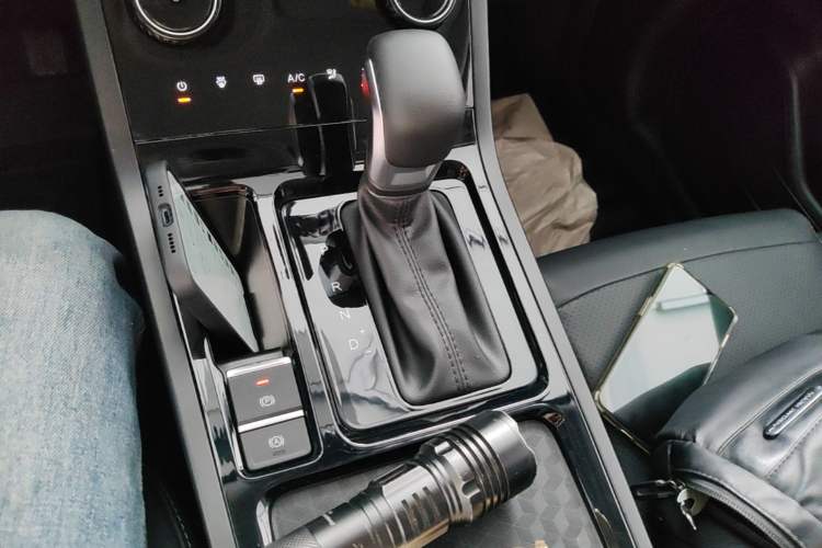 Used Chery Tiggo 5x 2025 1.5L CVT Excellence Edition Gear Lever