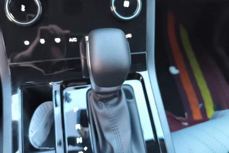 Used Chery Tiggo 5x 2025 1.5L CVT Excellence Edition Gear Lever