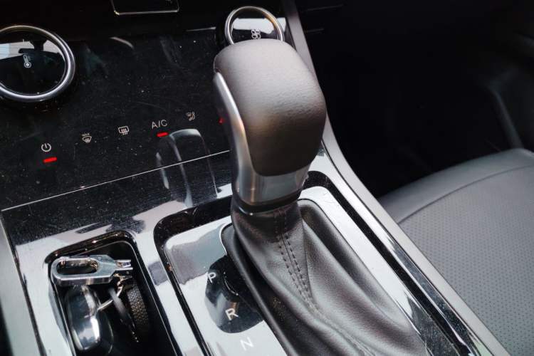 Used Chery Tiggo 5x 2025 1.5L CVT Excellence Edition Gear Lever