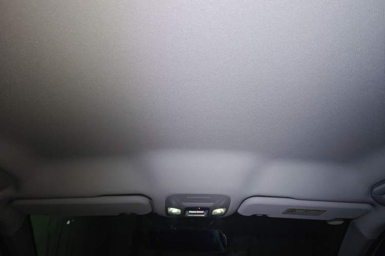 Used Chery Tiggo 5x 2025 High-Energy Version 1.5T CVT Comfort Model Headliner
