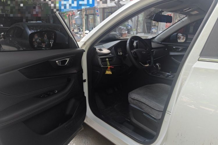 Used Chery Tiggo 5x 2025 1.5L CVT Excellence Edition Interior 3