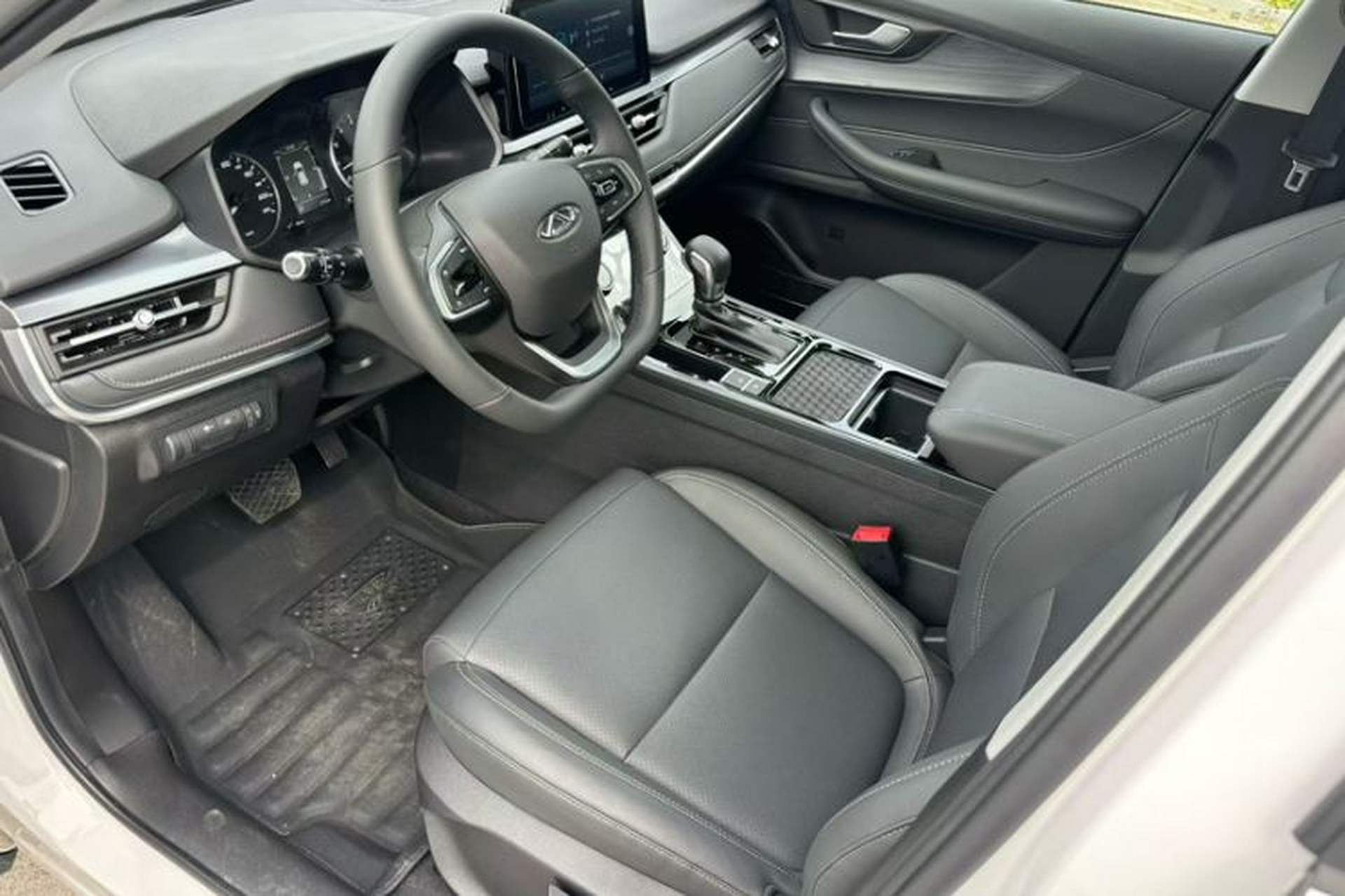 Used Chery Tiggo 5x 2025 1.5L CVT Excellence Edition Interior 4