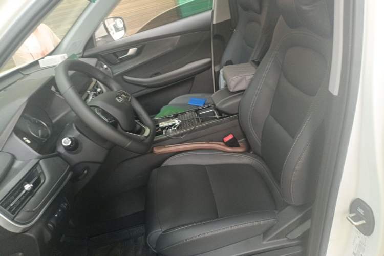 Used Chery Tiggo 5x 2025 1.5L CVT Excellence Edition Left Front Seat