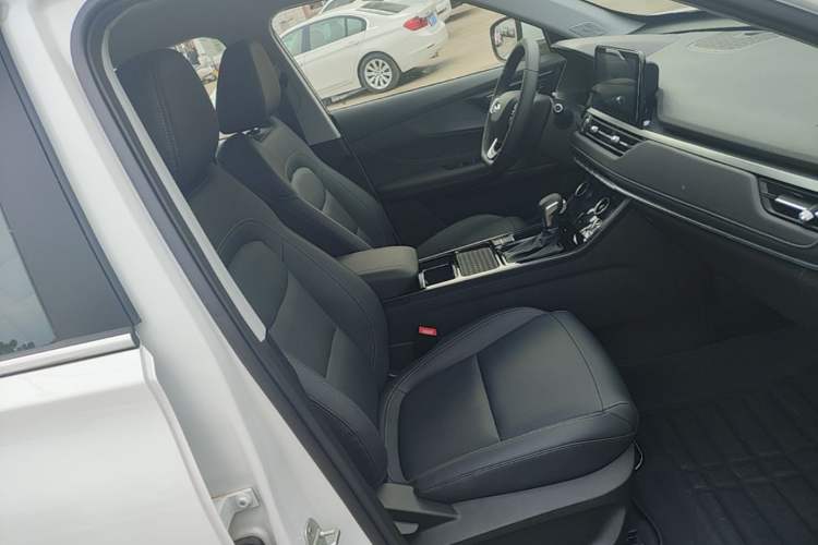 Used Chery Tiggo 5x 2025 1.5L CVT Excellence Edition Right Front Seat