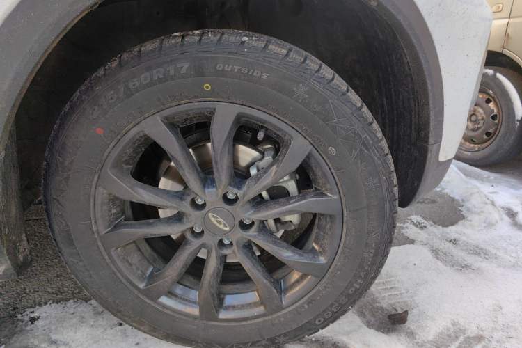 Used Chery Tiggo 5x 2025 1.5L CVT Excellence Edition Right Front Wheel Hub