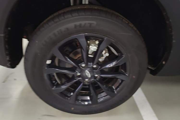 Used Chery Tiggo 5x 2025 1.5L CVT Excellence Edition Right Rear Wheel Hub