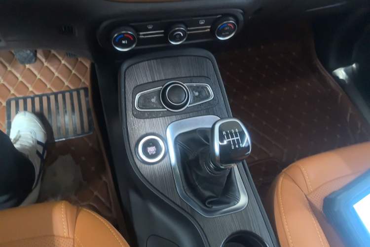 Used Chery Tiggo 7 2016 1.5T Manual Yaozhen Edition Gear Lever