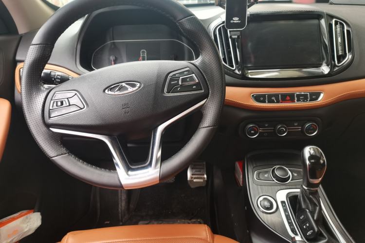 Used Chery Tiggo 7 2016 2.0L CVT YAOZHEN Edition Center Console