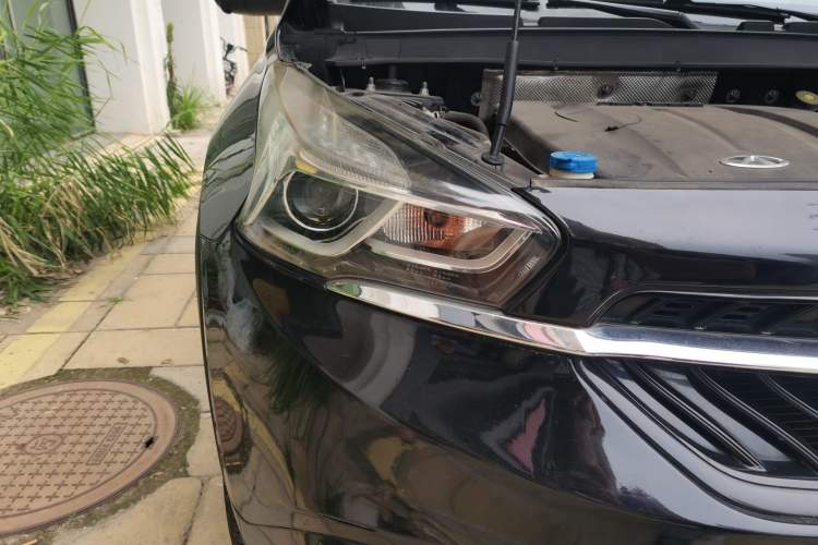 Used Chery Tiggo 7 2016 2.0L CVT YAOZHEN Edition Right Front Headlight