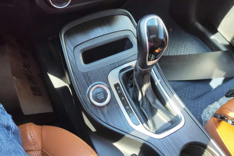 Used Chery Tiggo 7 2016 2.0L CVT Shining Edition Gear Lever