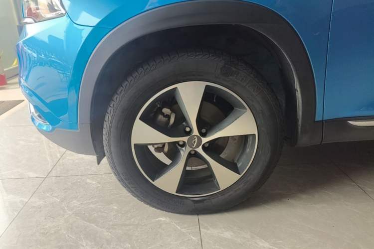 Used Chery Tiggo 7 2016 2.0L CVT YAOZHEN Edition Left Front Wheel Hub
