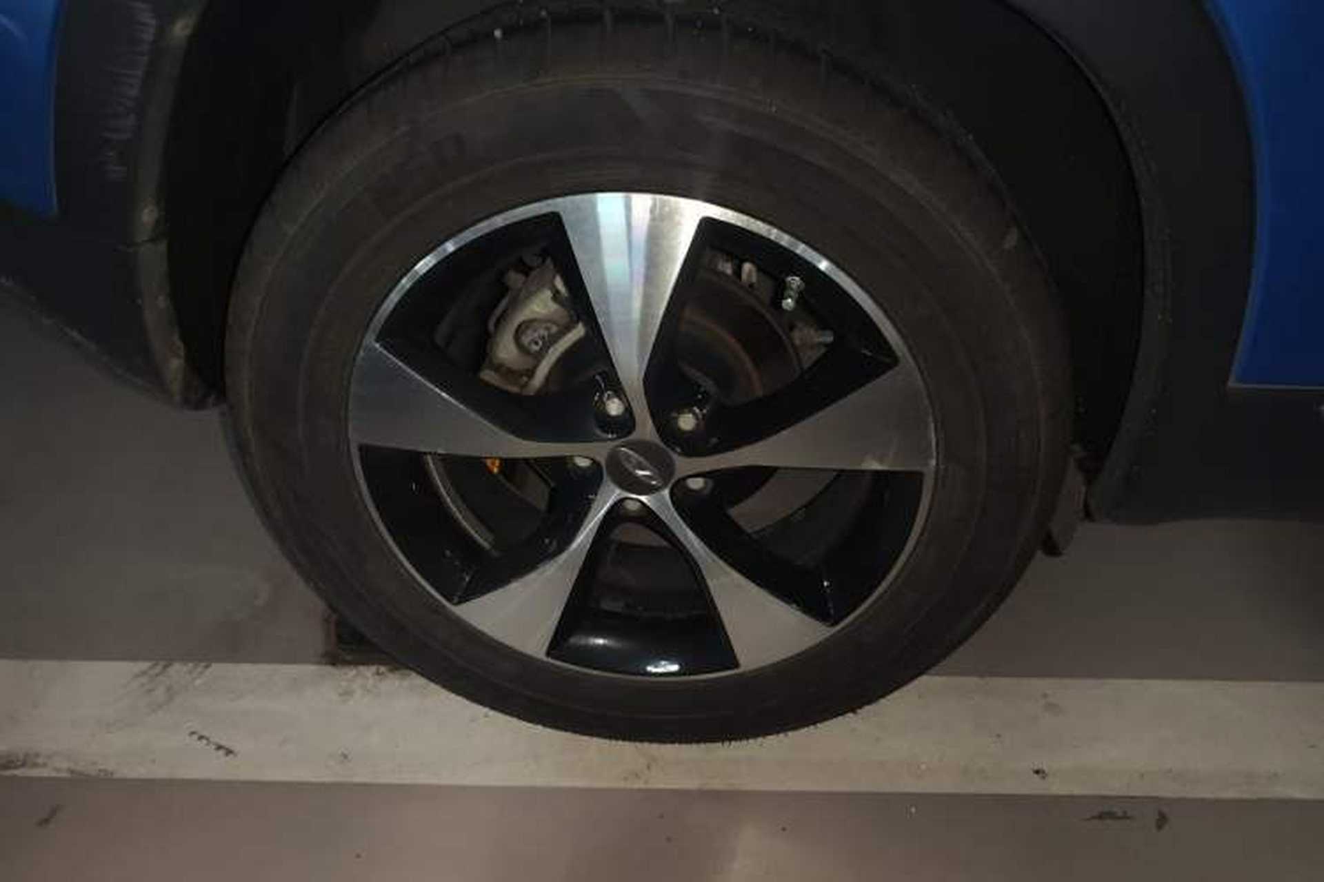 Used Chery Tiggo 7 2016 2.0L CVT YAOZHEN Edition Right Front Wheel Hub