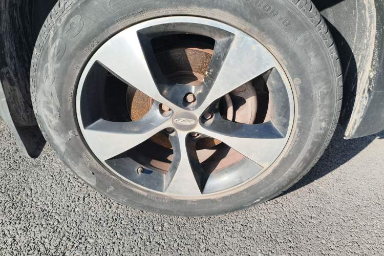 Used Chery Tiggo 7 2016 2.0L CVT YAOZHEN Edition Right Front Wheel Hub