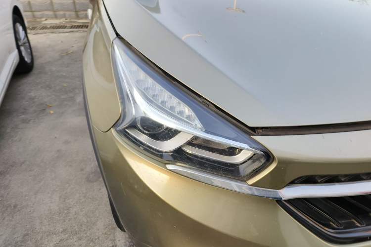 Used Chery Tiggo 7 2016 2.0L CVT YAOZHEN Edition Right Front Headlight