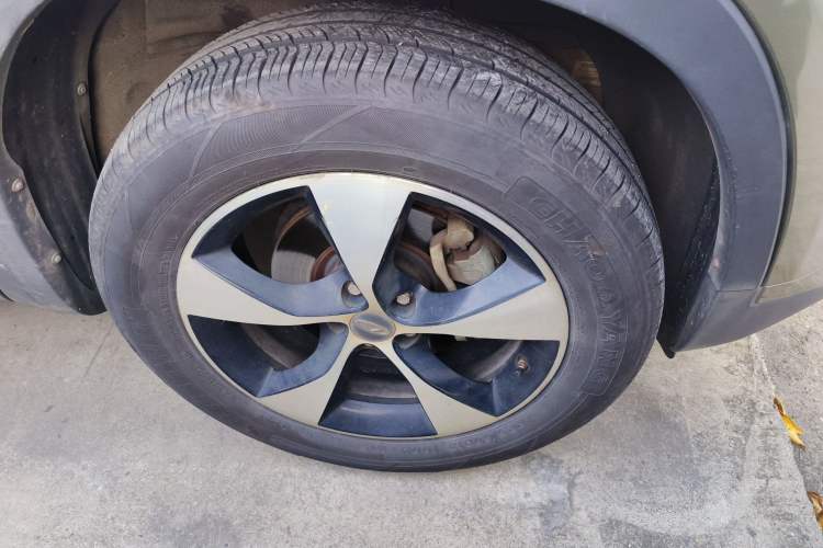 Used Chery Tiggo 7 2016 2.0L CVT YAOZHEN Edition Right Front Wheel Hub