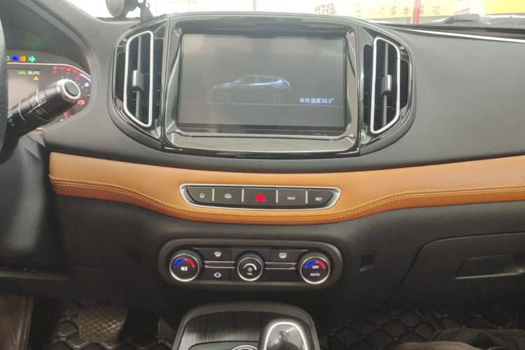 Used Chery Tiggo 7 2016 2.0L CVT YAOZHEN Edition Audio And AC Panel