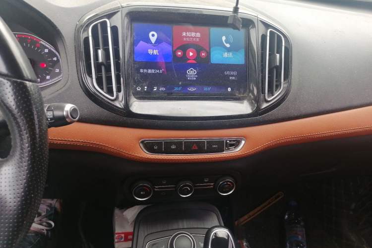 Used Chery Tiggo 7 2016 2.0L CVT YAOZHEN Edition Audio And AC Panel
