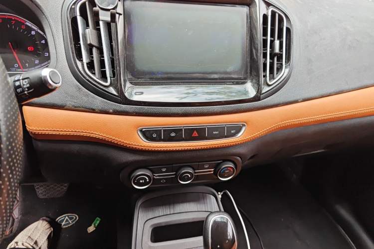Used Chery Tiggo 7 2016 2.0L CVT Shining Edition Audio And AC Panel