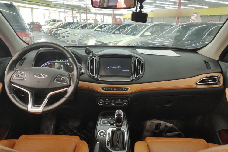 Used Chery Tiggo 7 2016 2.0L CVT YAOZHEN Edition Center Console