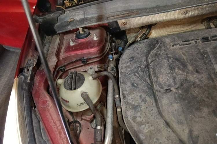 Used Chery Tiggo 7 2016 2.0L CVT YAOZHEN Edition Engine Bay Right