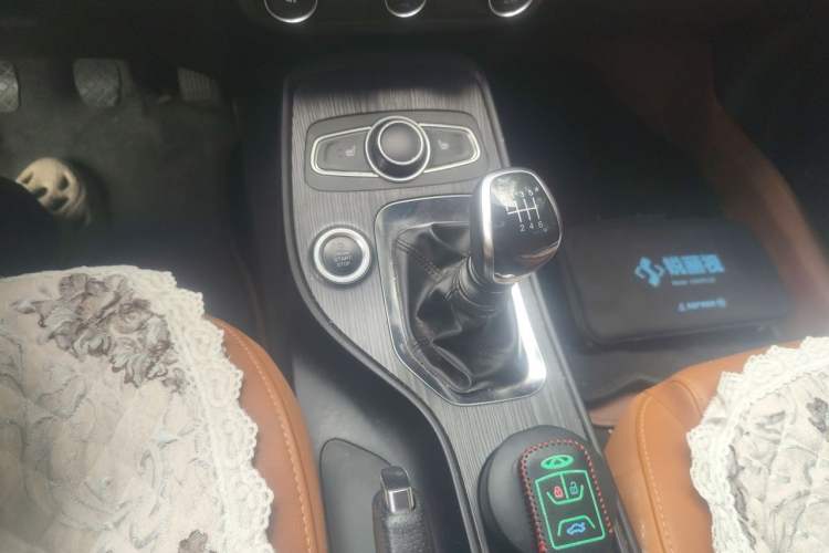 Used Chery Tiggo 7 2016 1.5T Manual Yaozhen Edition Gear Lever