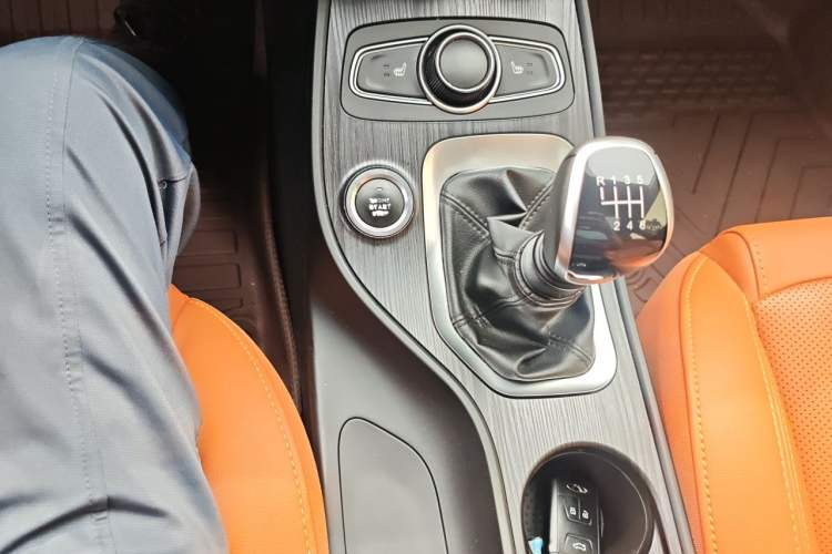 Used Chery Tiggo 7 2016 1.5T Manual Yaozhen Edition Gear Lever