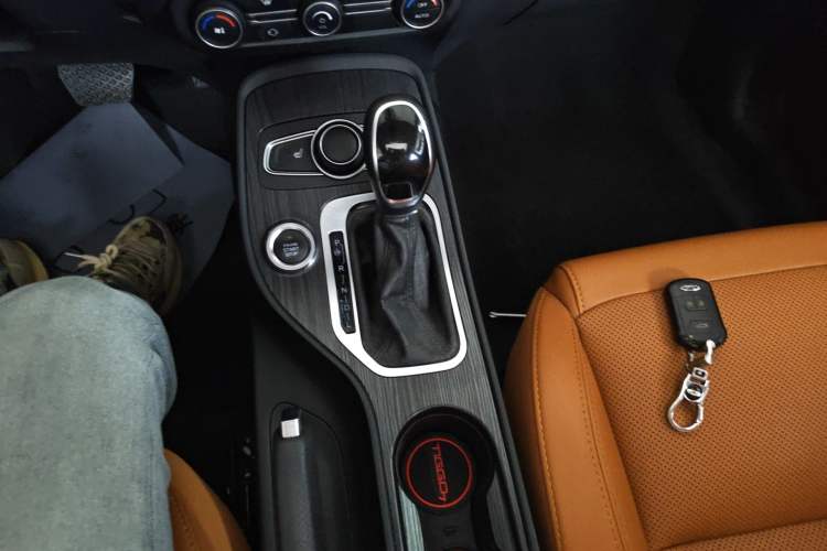 Used Chery Tiggo 7 2016 2.0L CVT YAOZHEN Edition Gear Lever