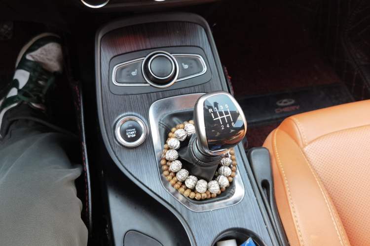 Used Chery Tiggo 7 2016 1.5T Manual Yaozhen Edition Gear Lever
