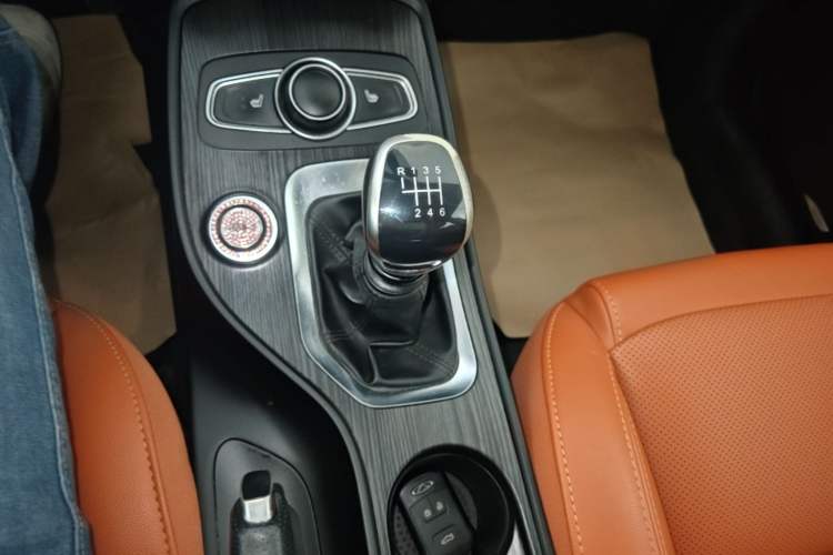Used Chery Tiggo 7 2016 1.5T Manual Yaozhen Edition Gear Lever