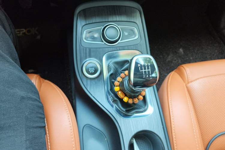Used Chery Tiggo 7 2016 1.5T Manual Yaozhen Edition Gear Lever