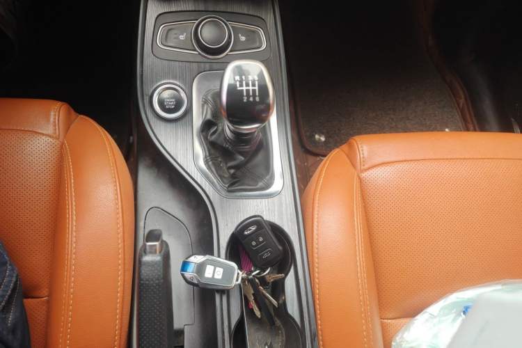 Used Chery Tiggo 7 2016 1.5T Manual Yaozhen Edition Gear Lever