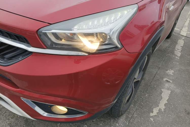 Used Chery Tiggo 7 2016 2.0L CVT YAOZHEN Edition Left Front Headlight