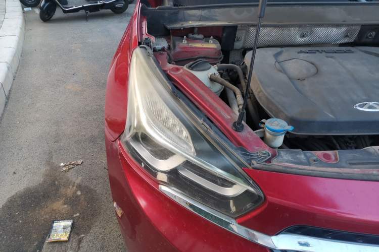 Used Chery Tiggo 7 2016 2.0L CVT YAOZHEN Edition Right Front Headlight