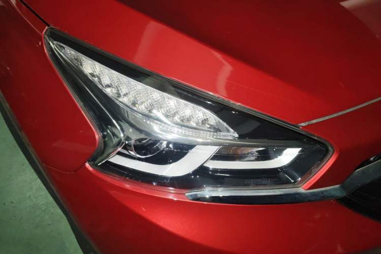 Used Chery Tiggo 7 2016 2.0L CVT YAOZHEN Edition Right Front Headlight