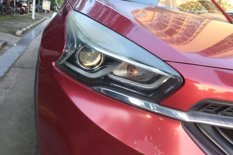 Used Chery Tiggo 7 2016 2.0L CVT YAOZHEN Edition Right Front Headlight