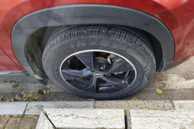 Used Chery Tiggo 7 2016 2.0L CVT YAOZHEN Edition Right Front Wheel Hub