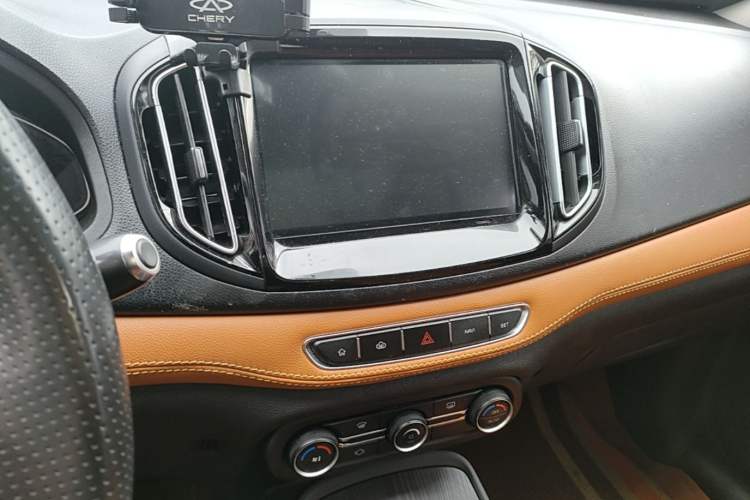 Used Chery Tiggo 7 2016 2.0L CVT YAOZHEN Edition Audio And AC Panel