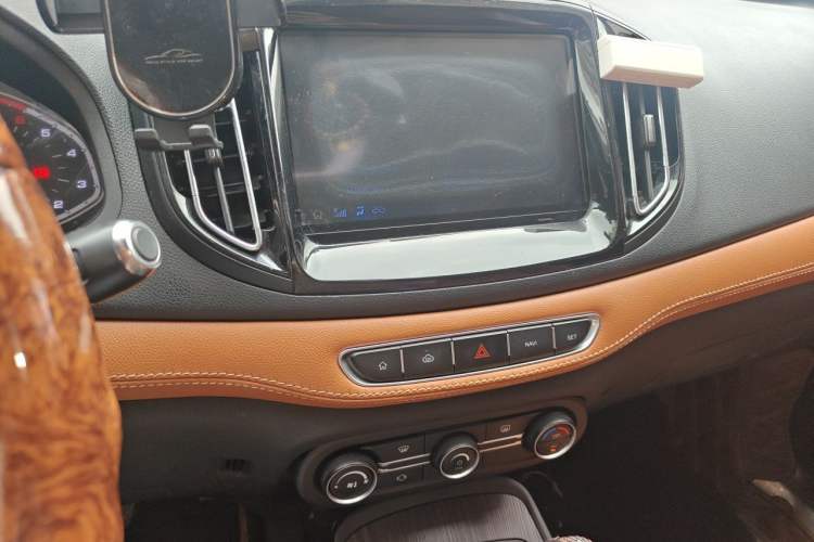 Used Chery Tiggo 7 2016 2.0L CVT Shining Edition Audio And AC Panel