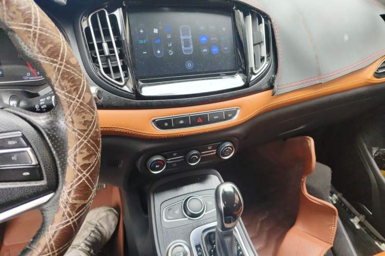 Used Chery Tiggo 7 2016 2.0L CVT YAOZHEN Edition Audio And AC Panel