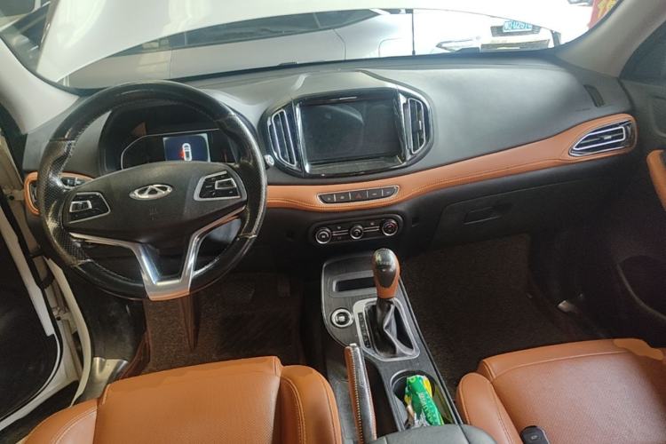 Used Chery Tiggo 7 2016 2.0L CVT Shining Edition Center Console