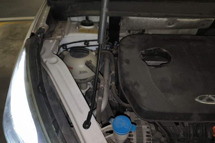 Used Chery Tiggo 7 2016 2.0L CVT YAOZHEN Edition Engine Bay Right