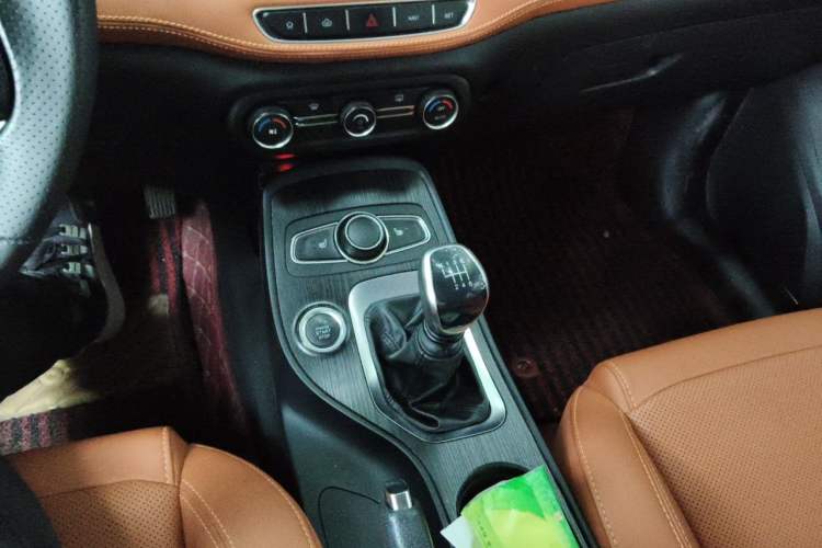 Used Chery Tiggo 7 2016 1.5T Manual Yaozhen Edition Gear Lever