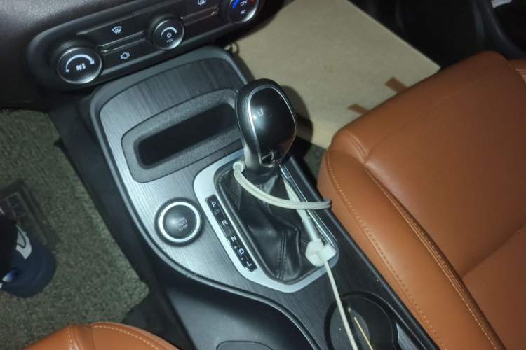Used Chery Tiggo 7 2016 2.0L CVT Shining Edition Gear Lever