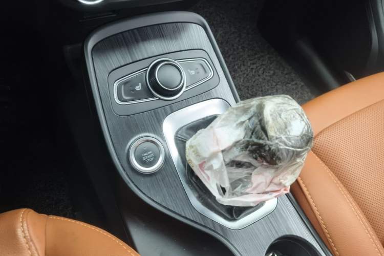 Used Chery Tiggo 7 2016 1.5T Manual Yaozhen Edition Gear Lever