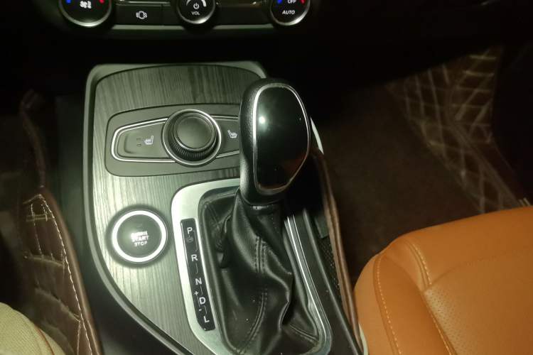 Used Chery Tiggo 7 2016 2.0L CVT YAOZHEN Edition Gear Lever