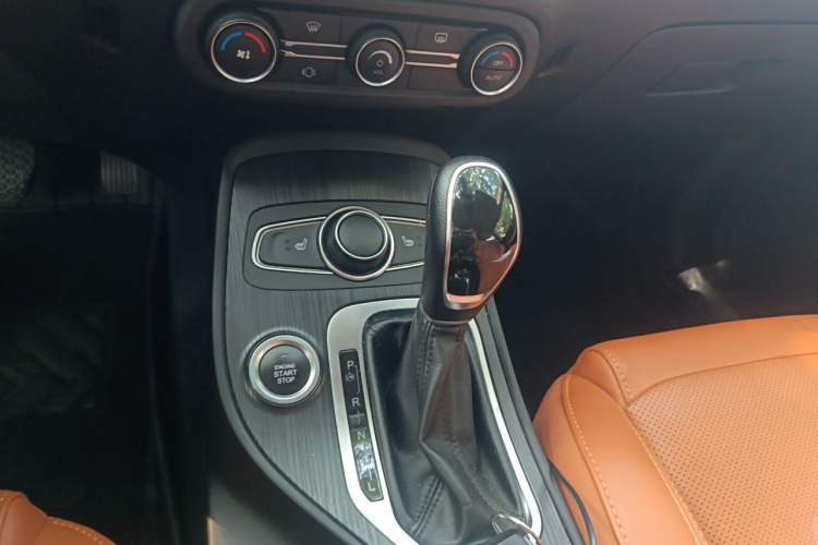 Used Chery Tiggo 7 2016 2.0L CVT YAOZHEN Edition Gear Lever