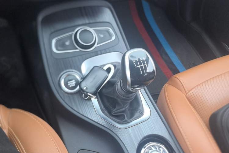 Used Chery Tiggo 7 2016 1.5T Manual Yaozhen Edition Gear Lever